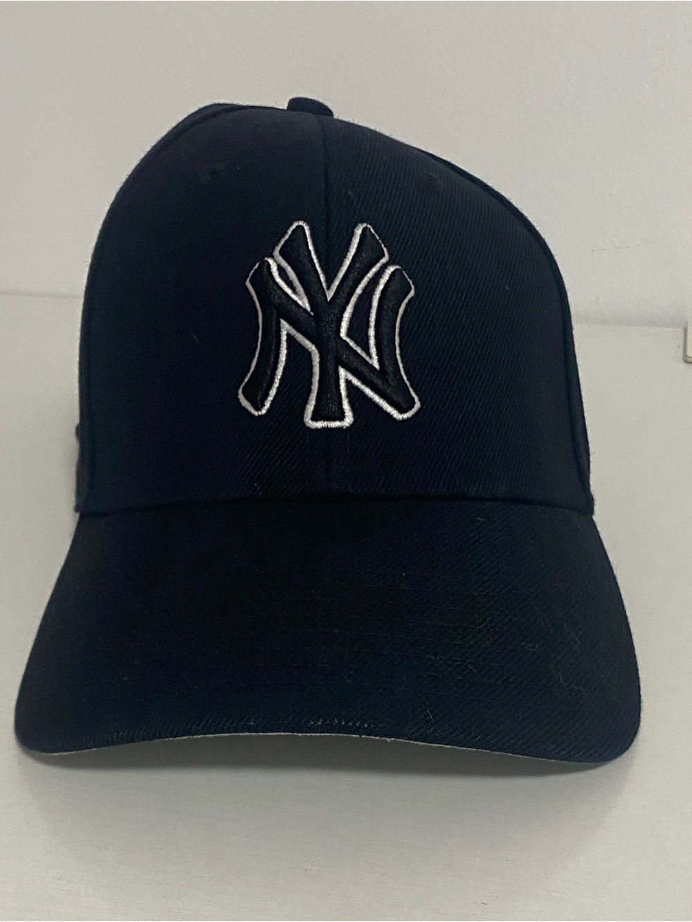New York Yankees Black Embroidered Logo Cap